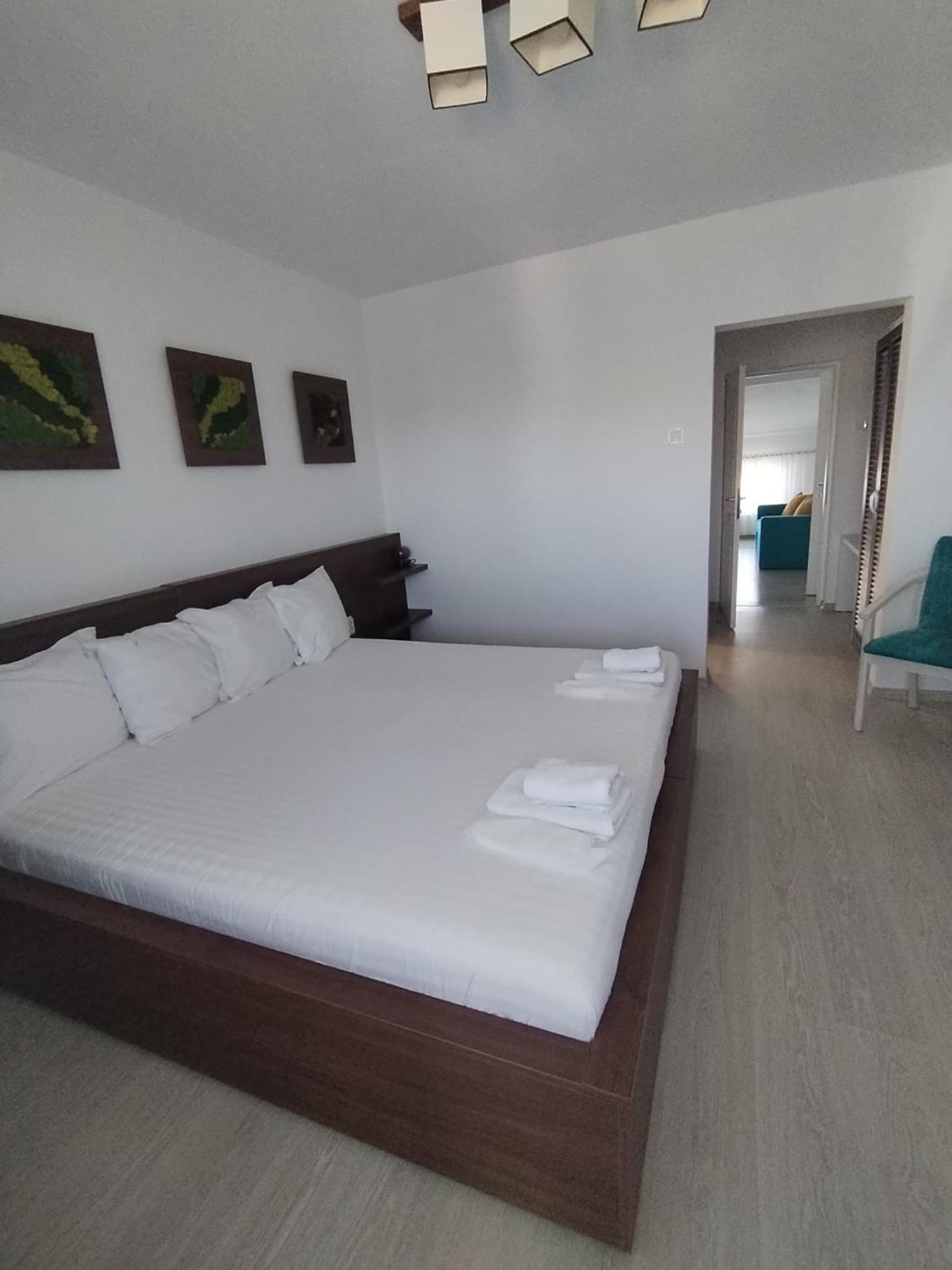 Pensiunea Prigoria Hotel Murighiol Ngoại thất bức ảnh